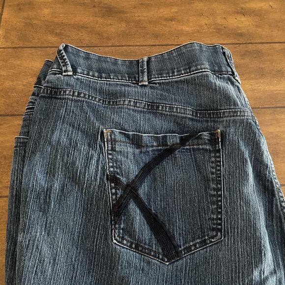 Lane Bryant Jeans Womens Sz 26 Denim Average Distintly Boot STRETCH A53 - Picture 2 of 10